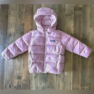Patagonia - Baby Hi-Loft Down Sweater Hoody - Color: PLNP Size: 4T